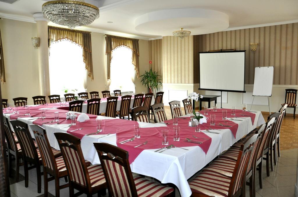 Hotel Korona Rzeszów Εξωτερικό φωτογραφία