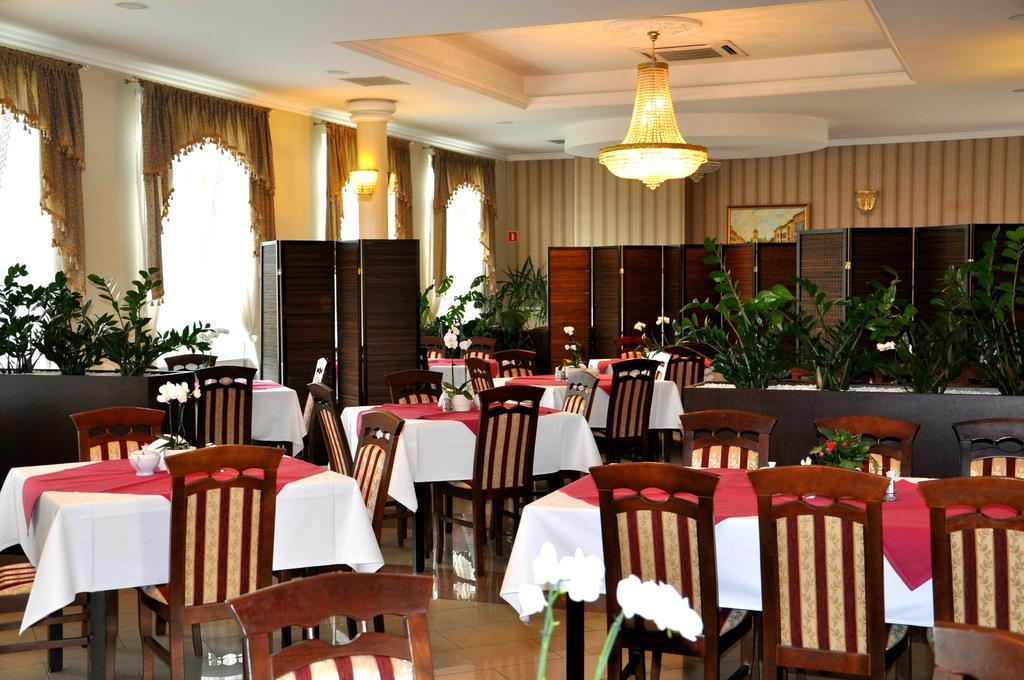 Hotel Korona Rzeszów Εξωτερικό φωτογραφία