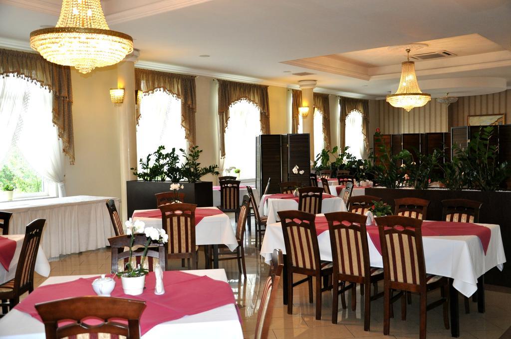 Hotel Korona Rzeszów Εξωτερικό φωτογραφία
