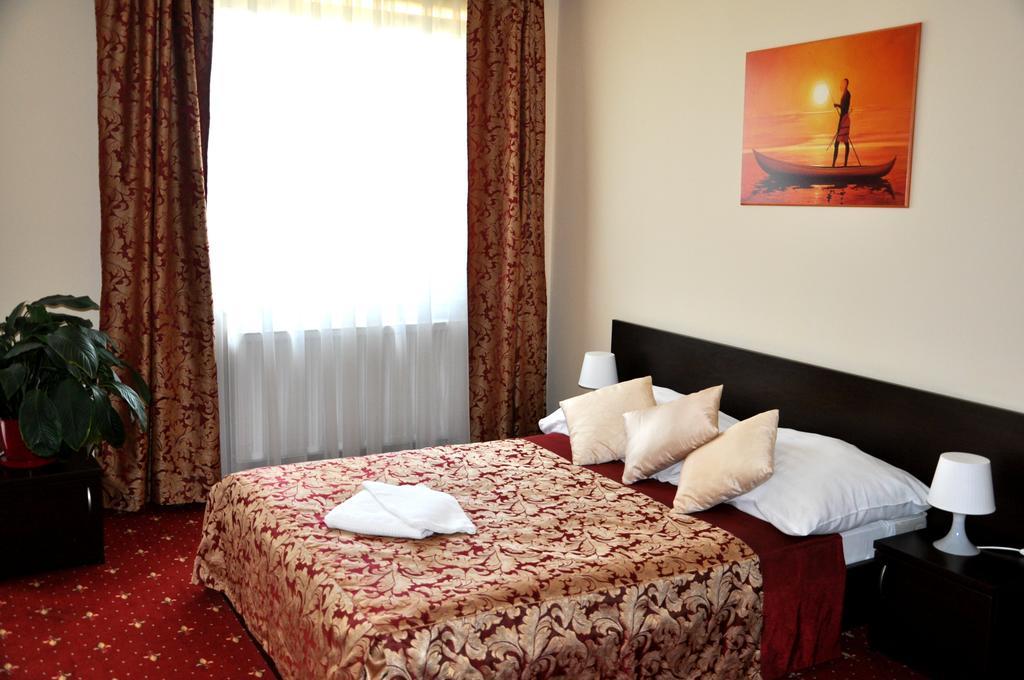 Hotel Korona Rzeszów Εξωτερικό φωτογραφία