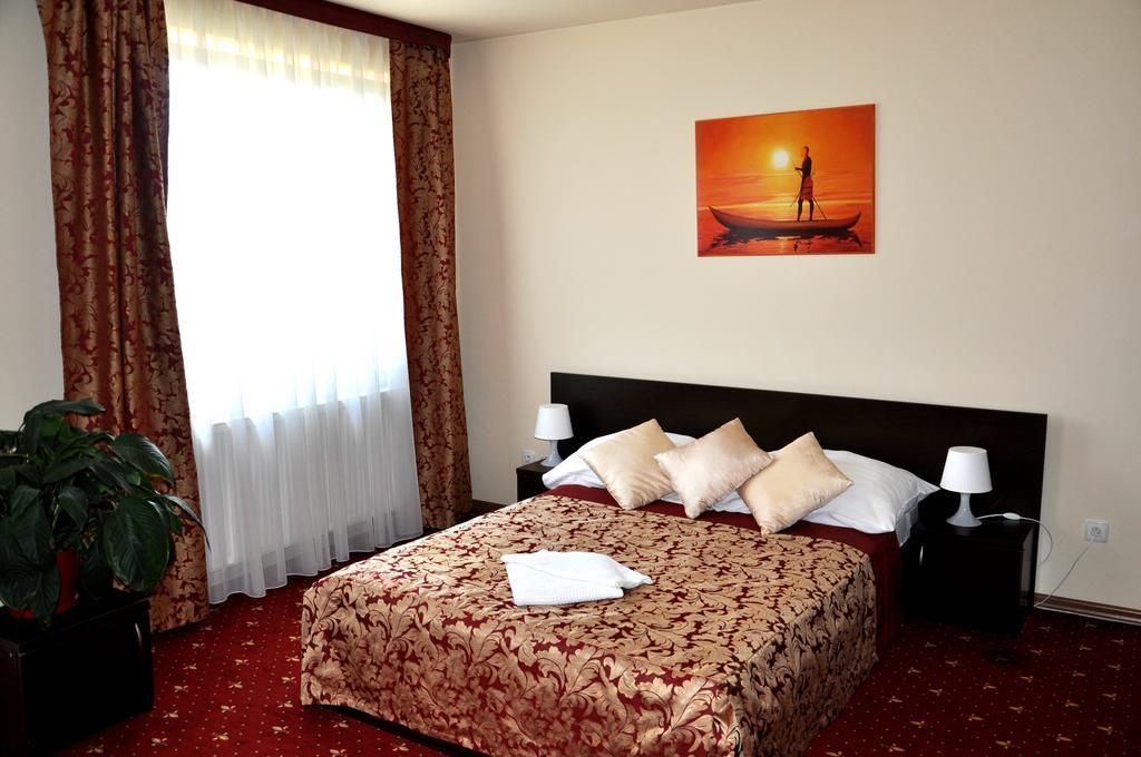 Hotel Korona Rzeszów Εξωτερικό φωτογραφία